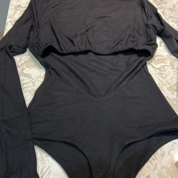 Naked Wardrobe cut out back body suit NWOT - Picture 6 of 6